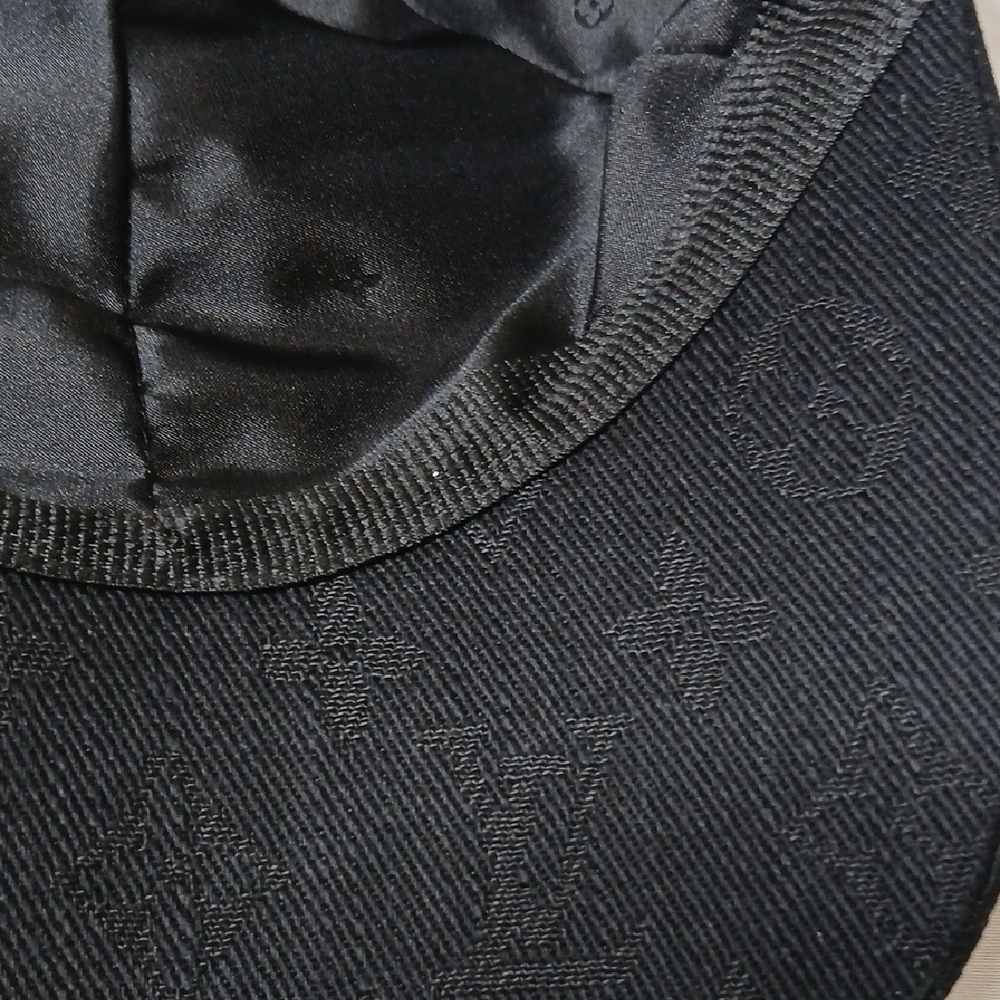Louis Vuitton Black Monogram Cap - Picture 6 of 8